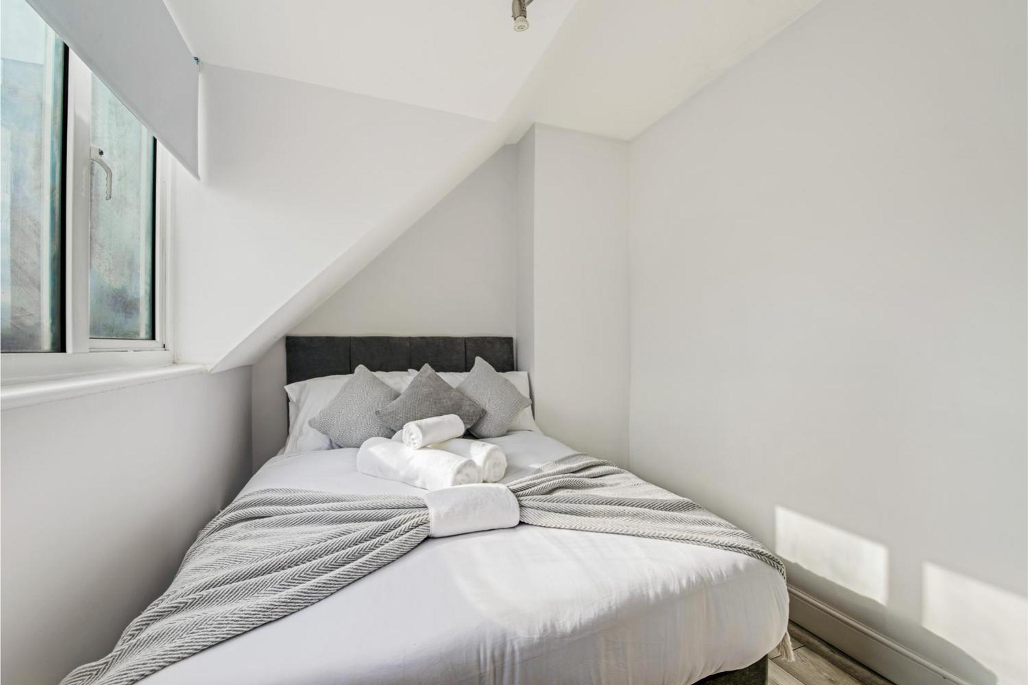 Sweet And Lovely 2Br With Free Parking Londra Dış mekan fotoğraf